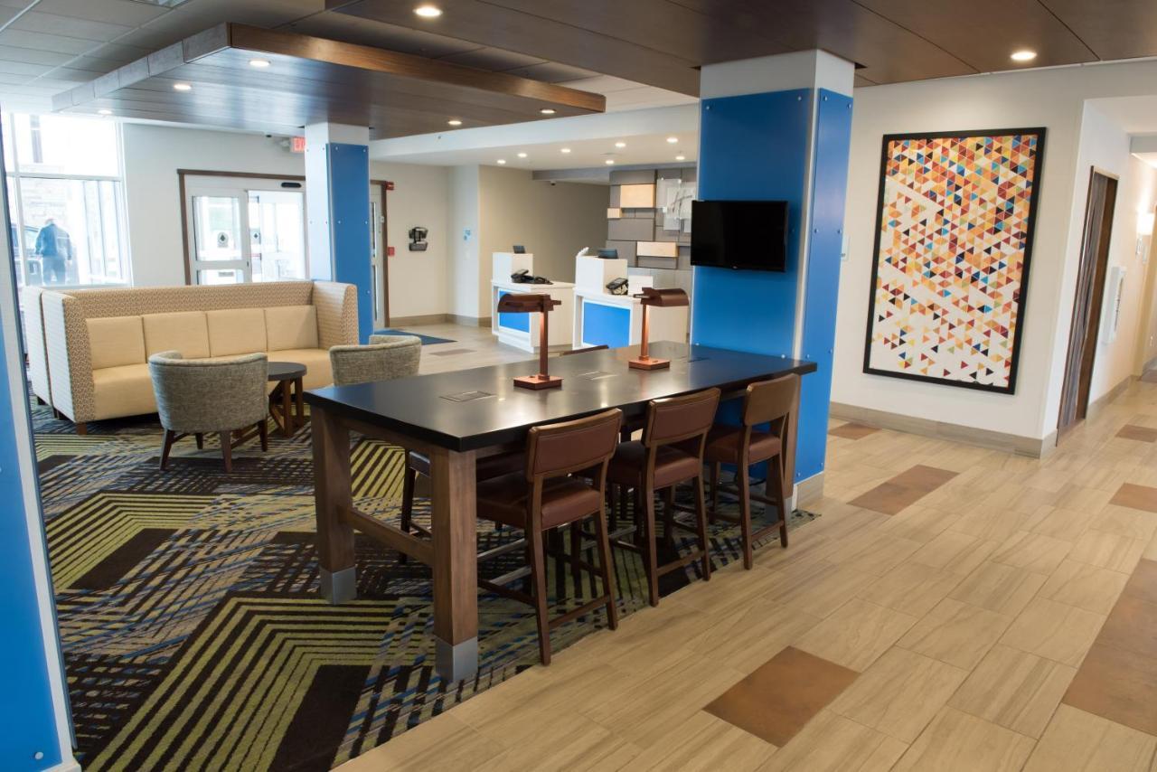 Holiday Inn Express & Suites - Merrillville By Ihg Dış mekan fotoğraf